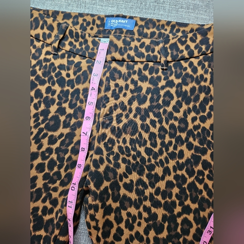 OLD NAVY Harper Mid-Rise Leopard Print Capri Style Slacks/Pants Size 4 Regular - Picture 3 of 11